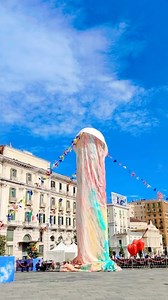 171K views · 1.4K reactions | A Napoli hanno istallato una nuova opera artistica che ha fatto discutere molto i napoletani, secondo voi perché ? | Il mio viaggio a Napoli | Facebook