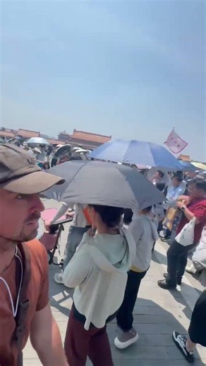 Beware of the Chinese lady wielding an umbrella 😂