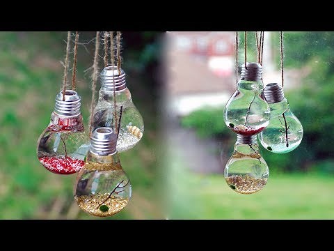 Neat Crafts You Can Make By Using Old Light Bulbs