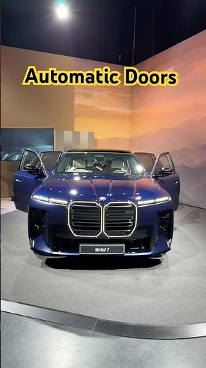 The New BMW 7 Series Opens Its Doors by Itself