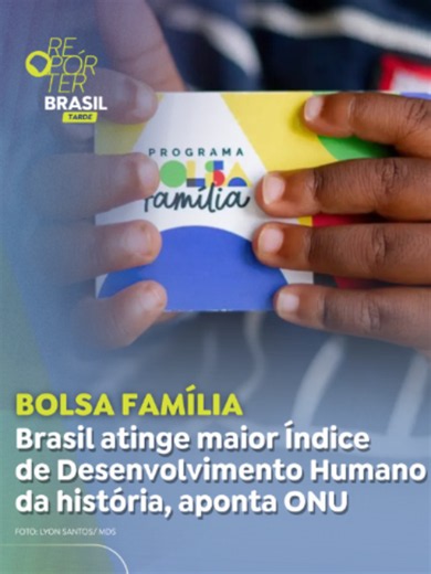 O Brasil ingressou, pela primeira vez, na categoria de países com desenvolvimento humano muito alto, alcançando o maior IDH da sua história, segundo informação divulgada na terça (26) pelo Programa das Nações Unidas para o Desenvolvimento (PNUD), da ONU. O marcador avalia os parâmetros de saúde e longevidade, educação e geração de renda, e a execução de programas sociais, como o Bolsa Família, foi crucial para esse resultado. Quando o programa das Nações Unidas começou a calcular esse índice, há