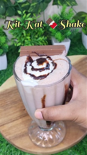 Viral Kit kat shake recipe | Chocolate shake #shortsfeed #summerdrink