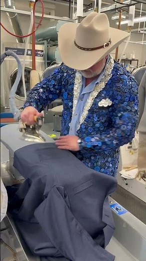 How do Dry Cleaners Press a Suit Jacket? #drycleaning #suit #howto