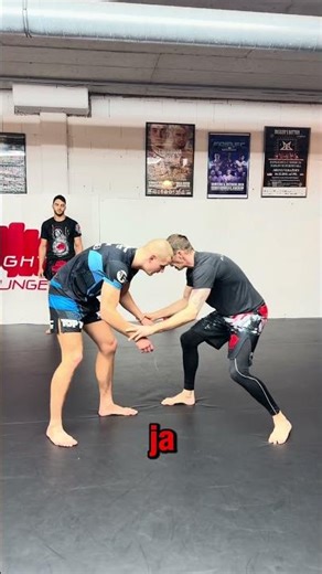Simple basic strategies for takedowns in MMA as a warm-up drill