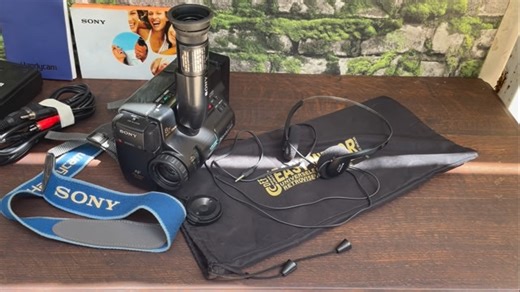 The Rustic Bench. on Instagram: "A vintage working Sony Handycam Video 8 camcorder with a carrying pouch. It features a manual focus ring with a macro setting. The camera has an “AUTO LOCK” feature. It comes with all charging cables & earphones. 30k Pick up Karen ☎️0769133883"