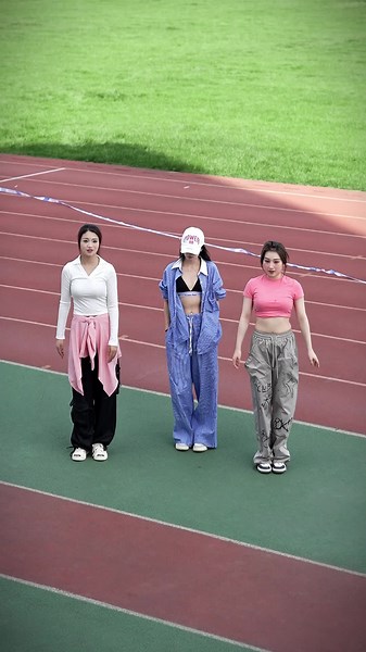 Chill~Da da da~😎 #galaxygirls #dancechallenge #fyp