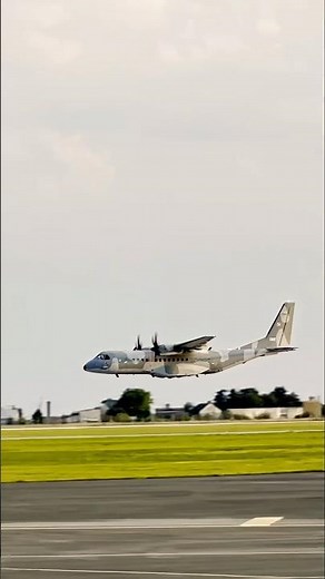 CASA C-295 of the Polish Armed Forces: Low-Altitude High-Speed Pass & Sudden Climb #aviation