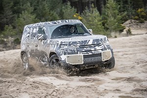 Nuevo Land Rover Defender: 1,2 millones de km de pruebas... y sigue sumando - La Tercera