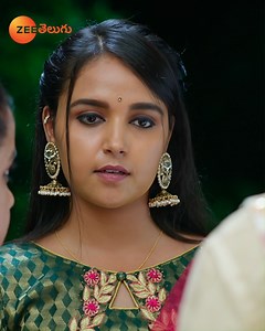 తల్లీకొడుకులకు sweet warning ఇచ్చిన రూప #RupaWarning #AmmayiGaru #ZeeOnTheGo Watch Anytime, Anywhere on ZEE5 - https://zee5.onelink.me/RlQq/ftelDownloadZEE5App | Zee Telugu