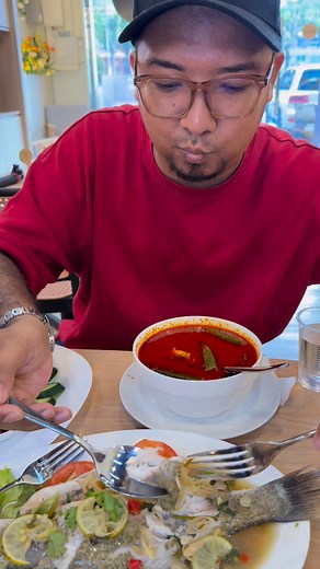 4.2K views · 44 reactions | Port Makanan Siam dan syurga sebenar dekat melaka. Cari Dea Mart & Cafe. Dalam video ni Cawangan Kota Laksmana Melaka dan dia ada lagi satu cawangan di Cheng Melaka. ##PortMakanMalaya #MakanLokal #Foodie #Foodie #foodgsm | Port Makan Malaya | Facebook