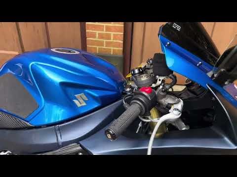 SUZUKI GSX-R750 2011 in Excellent Condition 20663 miles Service History www.motorcyclecentre.com