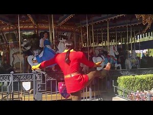 BEAST throws a kiss to GASTON! // Disneyland