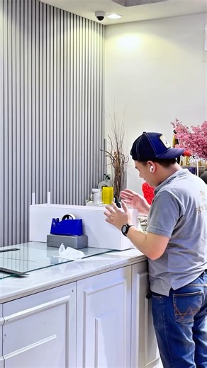 Khen Flores Aragon on Instagram: "DIY box #flowers"