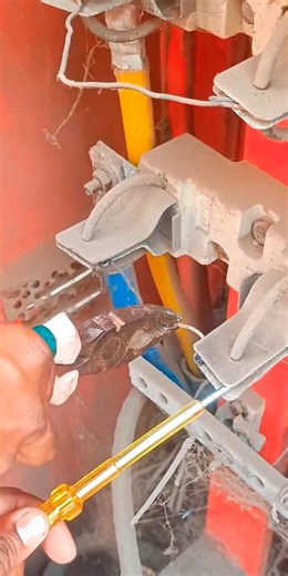 ⚡ Live DP Fuse Change Without Power Cut 😱 Dangerous WorkDP Fuse Change Live 🔥 High Voltage Line work