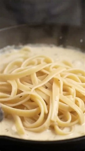 How to Make Perfect Creamy Chicken Alfredo