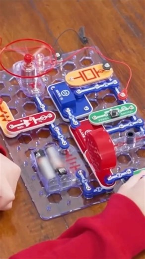 Snap Circuits Junior STEM Kit | 100+ Electronics Projects for Kids