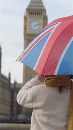 Edusmart on Instagram: "Étudiez au Royaume-Uni Diplômes britanniques reconnus. Aucune restriction de compte bloqué. Large choix de programmes en Ingénierie, Business, Finance et Droit. Situé au cœur académique de Londres, entouré d’universités prestigieuses et d’une vie étudiante dynamique. Étudiants tunisiens : Votre rêve d’étudier au UK commence ici ! Accompagnement complet pour l’admission, frais abordables et parcours de carrière garantis. Programmes : Bachelor & Master | Admissions flexible