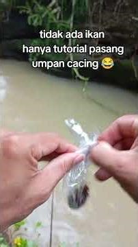 tutorial on how to install worm bait #fishing