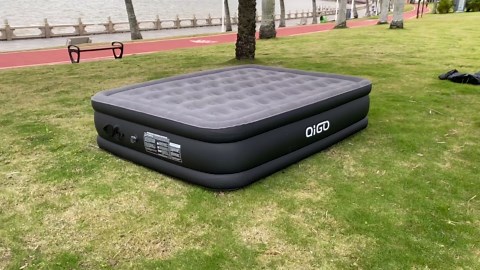 QIGO Air Mattress Queen Size, with Built in 2000mAh Rechargeable Pump, 18 Raised Comfort Blow up Mattress, Inflatable Mattress for Guests and Home, colchon inflable, Air Bed.