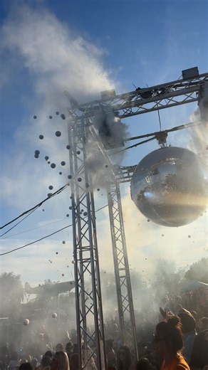 Y2K event weekend 2025 was AMAZING we have caravans available for Y2K 2026!! Message to book 🎶