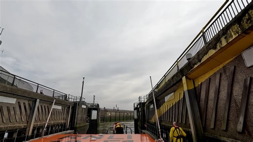 Did you know? When our Shannon-class lifeboat passes through the Cardiff Bay Barrage, it’s entering a completely different environment. The lock gates control the flow of water between the tidal sea and the non-tidal freshwater bay, which is replenished by the rivers Taff and Ely. Locking in and out keeps the Bay at a consistent level, allowing vessels to pass safely between the open sea and the inner harbour, where the speed limit is just 5 knots. #BarryDockRNLI #CardiffBay #SavingLivesAtSea #L