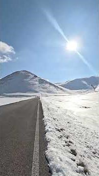 Neve di primavera a Castelluccio di #Norcia #neve #castelluccio #appennino #piangrande #umbria