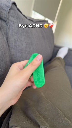 This makes boring moments better 🛹✨#Fingerboard #FidgetToy #DeskToys #StressRelief #SkateCulture