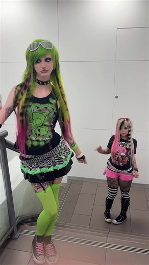 @bambi ଘ(੭*ˊᵕˋ)੭* ̀ˋ do yall like pink or green more? :0 #scene #emo #scenekid #myspace #foryou