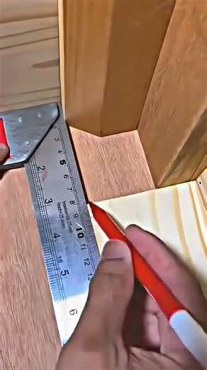 the process of cutting a board using a cutter to be attached to the edge #machinerychannel #machine