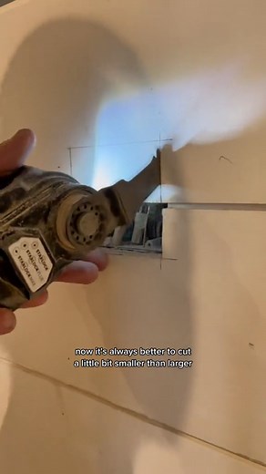 STEP BY STEP INSTRUCTIONS for installing a shiplap wall. How to install a shiplap wall. #DIY #tools | Benderhomes