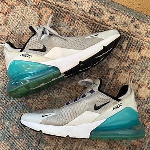 Nike Air Max 270 'Platinum Jade' - 943345 010 - size 7 youth (8.5 women’s)