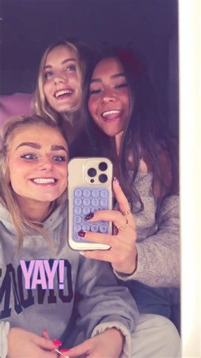 Wake up !!! It’s the NEW YEAR !!!! ⭐️ #16kids #notenoughnelsons #ootd #nenfam #1stofthemonth