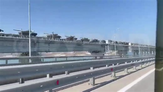 14K views · 500 reactions | ⚔️ Equipo militar ruso que supuestamente se dirigía a #Crimea. En la Crimea ocupada, #Rusia ha llamado a filas a numerosos reclutas. Este equipamiento puede estar destinado a dotarlos. | The Political Room TPR | Facebook