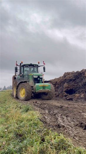 Manure Spreding in Extreme Mud!?#tractor #farming #agriculture #farmwork #muddymovie #agro
