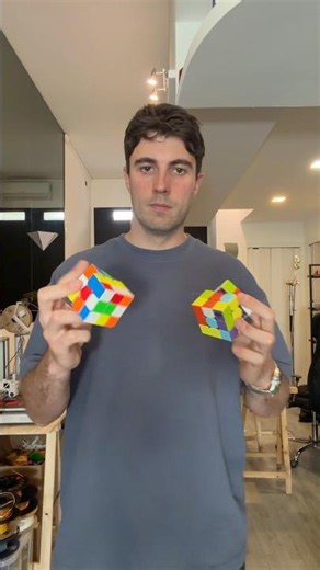 Esercizio di stile con due cubi di Rubik