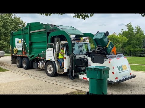 Waste Management Autocar WXLL McNeilus Garbage Truck W/ White Curotto Can