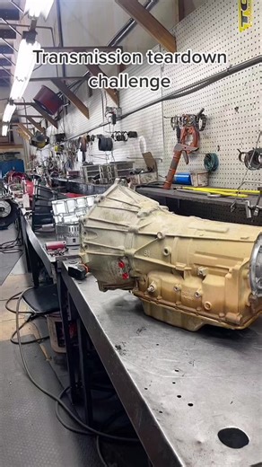 Alright @expressautotransmission @Performance Transmissions @anthonykratochwil and all you transmission builders lets see what you got 😏😂💪🏼 #transmission #teardown #challenge #mechanicsoftiktok #fyp #race #diy #satisfyingvideo
