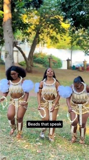 Zulu Beads Speak Without Words #zulu #traditionalattire #africanbeauty