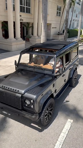 With just one touch the automatic roof of the custom build Amsterdam Defender gracefully opens. Inviting the sun to embrace you in it’s warm golden arms ☀️✨🦁 Driven by passion, inspired by adventure! #TheLandrovers #CustomBuild #InnovationMeetsTradition #LandRover #Defender #Dreamdefender #topdefender #Defender110 #ConvertibleDefender | The-Landrovers
