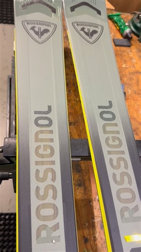 Sport65 SKI LAB Ski-Tuning: #Rossignol ARCADE 84 with #Look R22 Worldcup Plate & Look SPX 15 Rockerflex… Hmmmm, yummy 🔥😊 #sport65 #headquarteroffun #pisteisthenewfreeride | 𝐒𝐩𝐨𝐫𝐭𝟔𝟓 - The Headquarter of Fun