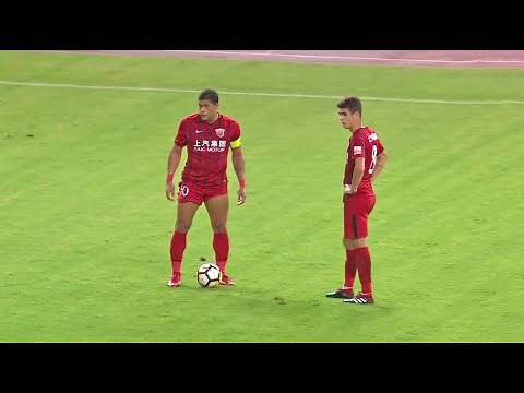 Hulk Flawless Freekick Technique !