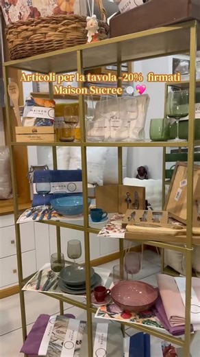 Charm Home | Casa & Moda Mare on Instagram: "✨ Vuoi rendere la tua tavola ancora più speciale? ✨ Durante la Fiera del Bianco trovi anche Maison Sucrée con –20% di sconto 🤍 Tovaglie, runner e dettagli raffinati per abbellire la tua tavola e stupire ogni giorno, dalle occasioni speciali alla quotidianità. 📍 Ti aspettiamo in boutique ⏳ Promo valida per un periodo limitato #virali #fieradelbianco #maisonsucree #tavola #articoliperlatavola #miseentable #homedecor #casadolcecasa #saldi #sconti #bout