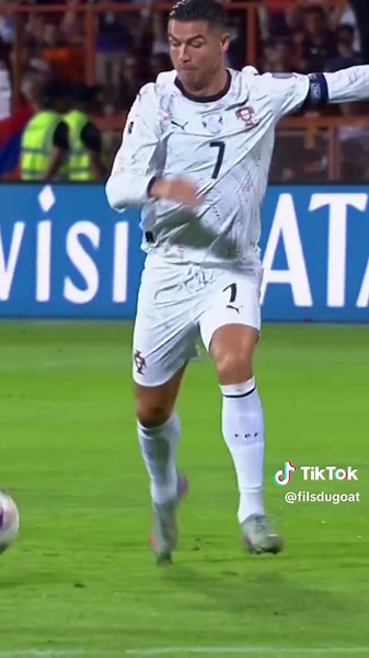 Cristiano Ronaldo: The Ultimate Dribbling Skills