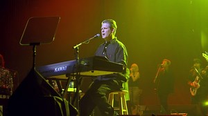 Flashback: Brian Wilson Launches First Solo Tour in 1999