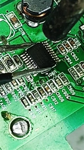 6.9K views · 88 reactions | Try using hot air #remove #smd #repair #jobs #this rimuovere il CI con aria calda | Suyadi Maya Tehnic | Facebook