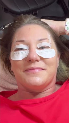 Eyelash extensions! Come with me as I get lash extensions. 👀