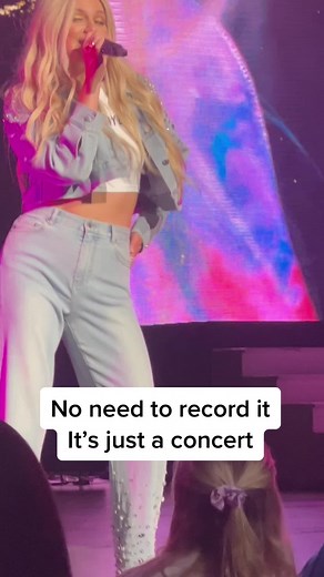 #CapCut #concerts #countrymusic #record #video #camera #livemuisc #music #kelseaballerini #kelseaballeriniconcert #musclememory #heartfirsttour #newyorkcity #nyc #radiocity