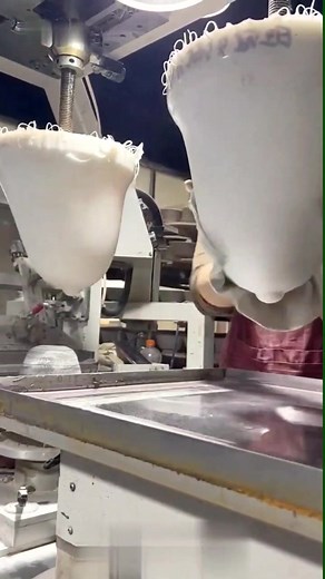 Efficient Food Dispensing in an Industrial Kitchen