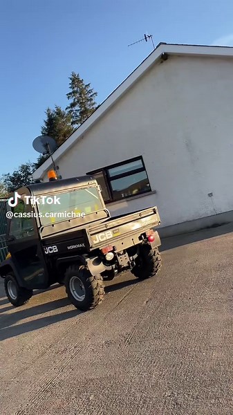 Explore Workmax's JCB Fiat 11090 Features