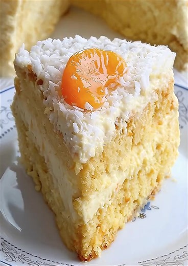 "This isn’t just dessert—it’s a full-blown experience. And if you’re not making it this weekend, you’re missing out." ⏳👀 Recipe in First Coʍmеոτ 👇 | Light Recipes